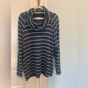 Lou & Grey Signaturesoft Cowl Top